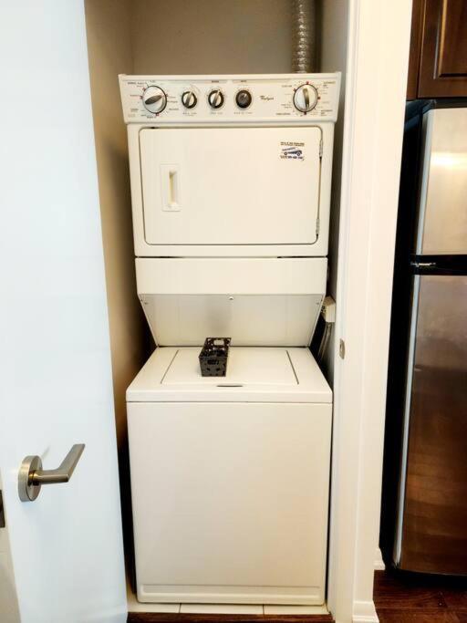Lakeview Condo In Downtown With Free Parking. Toronto Exterior photo