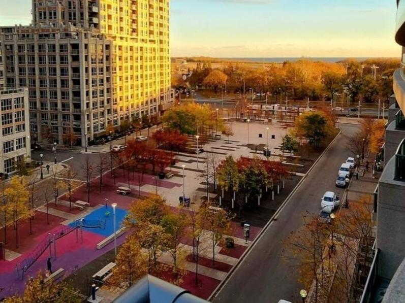 Lakeview Condo In Downtown With Free Parking. Toronto Room photo